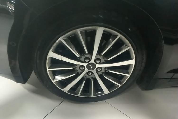 Used Lincoln MKZ 2017 2.0T Luxury Edition Left Front Wheel Hub