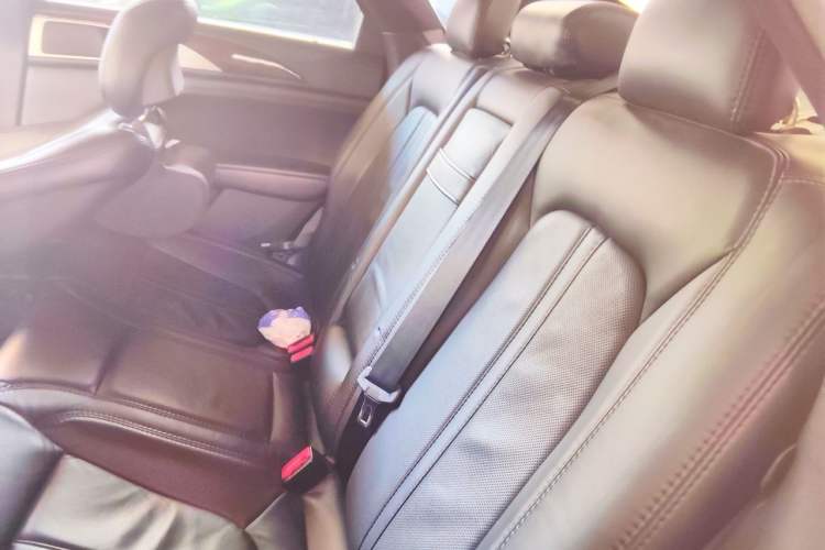 Used Lincoln MKZ 2017 2.0T Luxury Edition Left Rear Seat