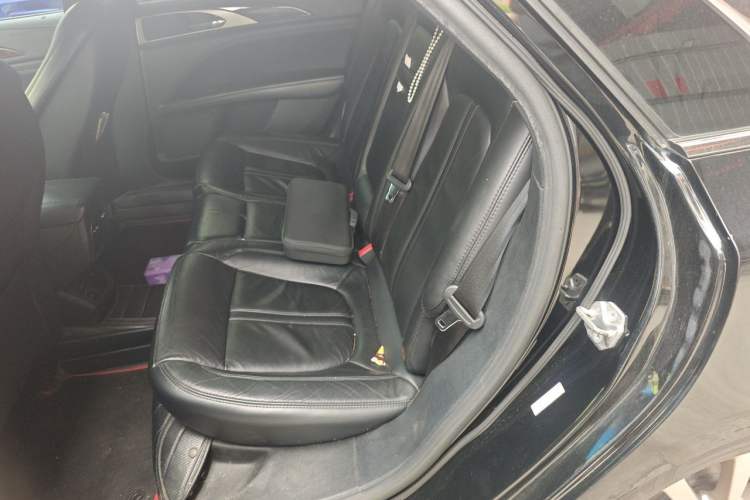Used Lincoln MKZ 2017 2.0T Luxury Edition Left Rear Seat