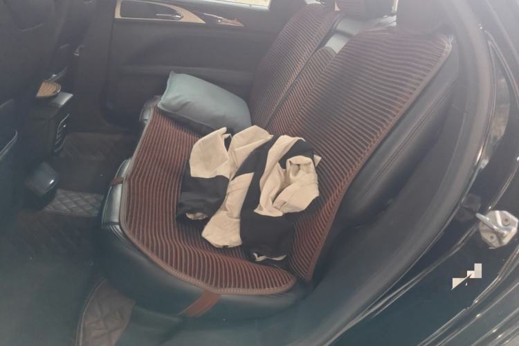 Used Lincoln MKZ 2017 2.0T Luxury Edition Left Rear Seat