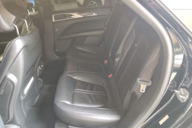 Used Lincoln MKZ 2017 2.0T Luxury Edition Left Rear Seat