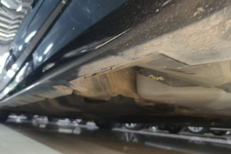 Used Lincoln MKZ 2017 2.0T Luxury Edition Left Side Sill