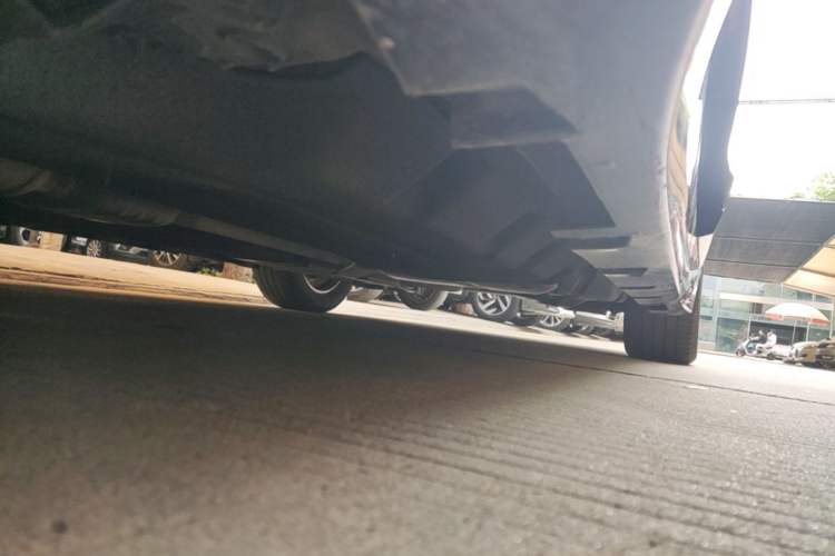 Used Lincoln MKZ 2017 2.0T Luxury Edition Left Side Sill