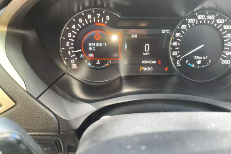 Used Lincoln MKZ 2017 2.0T Prestige Edition Odometer Close Up
