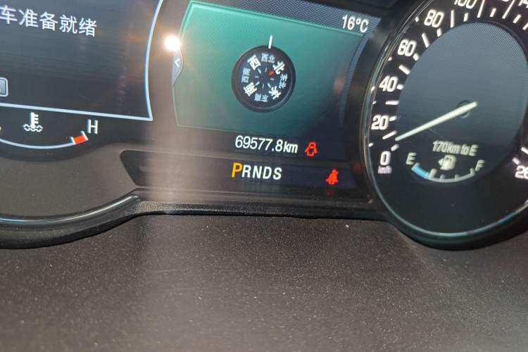 Used Lincoln MKZ 2017 2.0T Luxury Edition Odometer Close Up