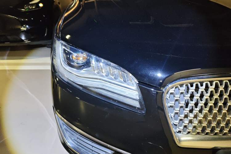 Used Lincoln MKZ 2017 2.0T Luxury Edition Right Front Headlight
