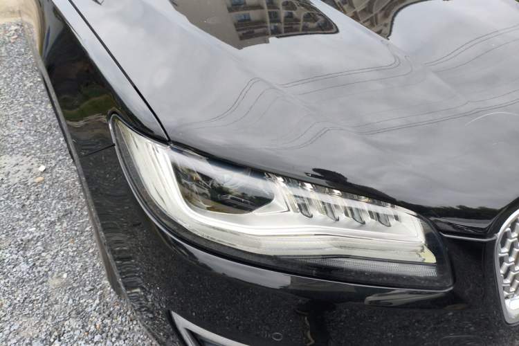Used Lincoln MKZ 2017 2.0T Luxury Edition Right Front Headlight