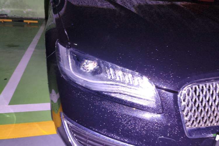 Used Lincoln MKZ 2017 2.0T Luxury Edition Right Front Headlight