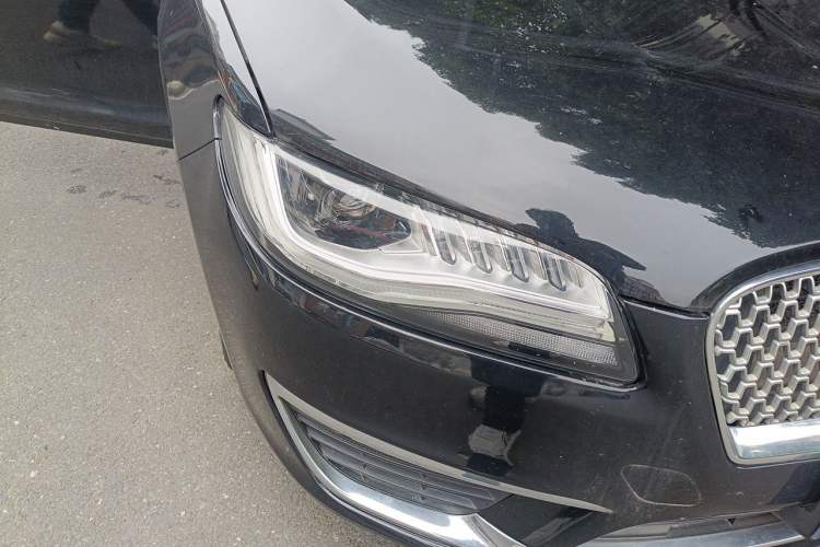 Used Lincoln MKZ 2017 2.0T Luxury Edition Right Front Headlight