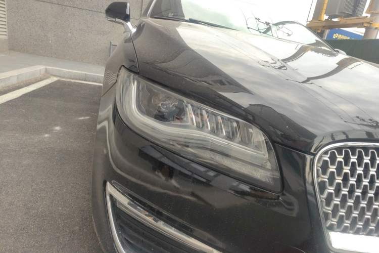 Used Lincoln MKZ 2017 2.0T Luxury Edition Right Front Headlight
