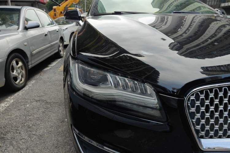 Used Lincoln MKZ 2017 2.0T Luxury Edition Right Front Headlight