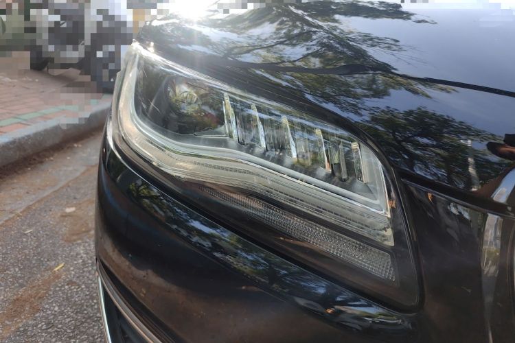 Used Lincoln MKZ 2017 2.0T Luxury Edition Right Front Headlight