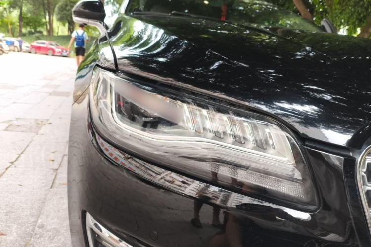 Used Lincoln MKZ 2017 2.0T Luxury Edition Right Front Headlight