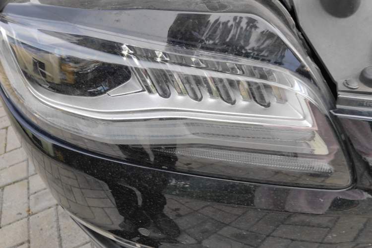 Used Lincoln MKZ 2017 2.0T Luxury Edition Right Front Headlight