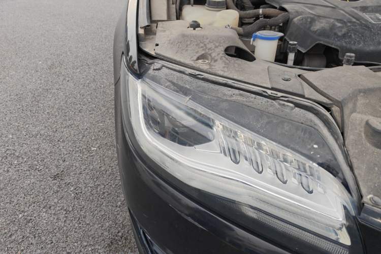 Used Lincoln MKZ 2017 2.0T Luxury Edition Right Front Headlight