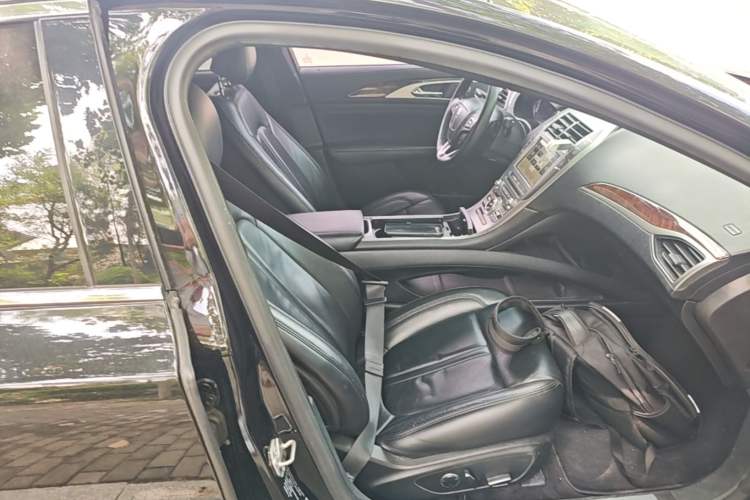 Used Lincoln MKZ 2017 2.0T Luxury Edition Right Front Seat