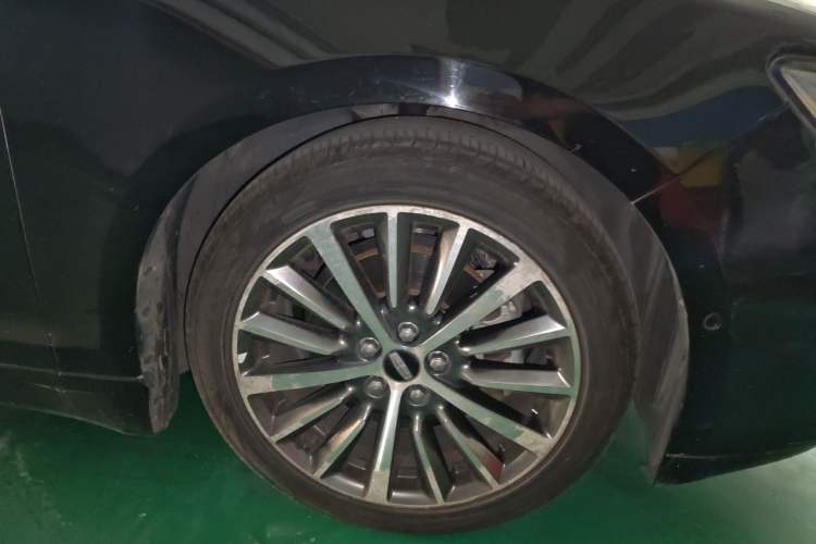 Used Lincoln MKZ 2017 2.0T Luxury Edition Right Front Wheel Hub