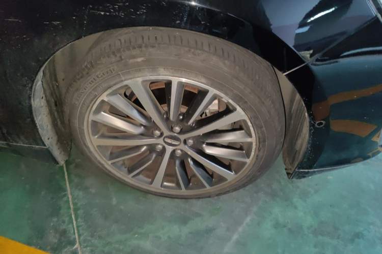 Used Lincoln MKZ 2017 2.0T Luxury Edition Right Front Wheel Hub