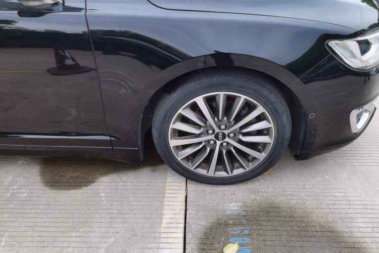 Used Lincoln MKZ 2017 2.0T Luxury Edition Right Front Wheel Hub