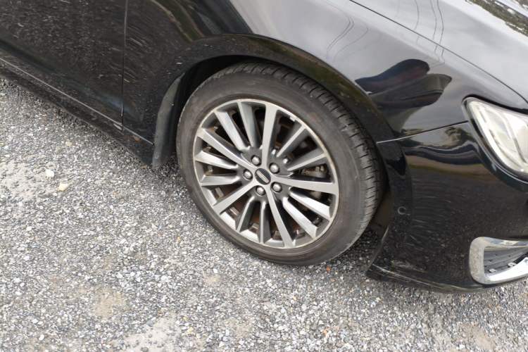 Used Lincoln MKZ 2017 2.0T Luxury Edition Right Front Wheel Hub