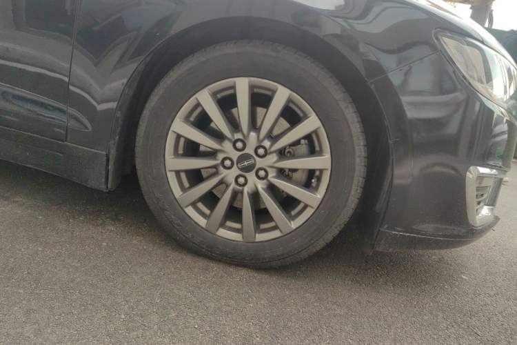 Used Lincoln MKZ 2017 2.0T Luxury Edition Right Front Wheel Hub
