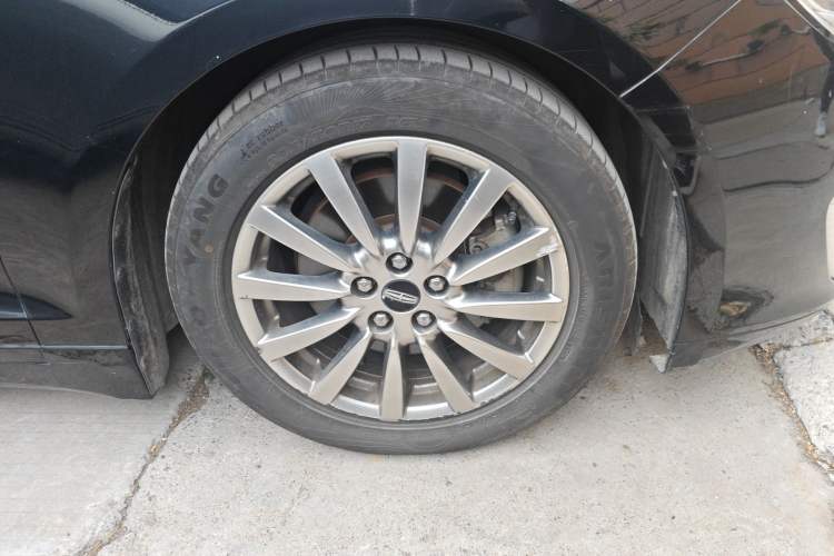 Used Lincoln MKZ 2017 2.0T Luxury Edition Right Front Wheel Hub