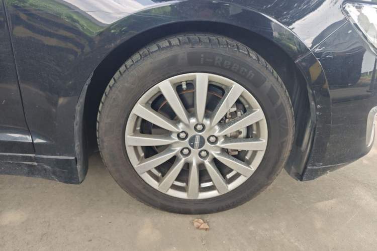 Used Lincoln MKZ 2017 2.0T Luxury Edition Right Front Wheel Hub