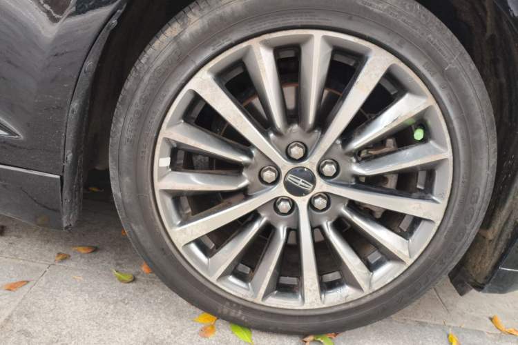 Used Lincoln MKZ 2017 2.0T Luxury Edition Right Front Wheel Hub