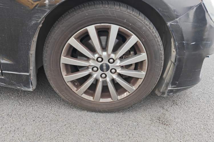 Used Lincoln MKZ 2017 2.0T Luxury Edition Right Front Wheel Hub