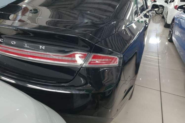 Used Lincoln MKZ 2017 2.0T Luxury Edition Right Rear Taillight