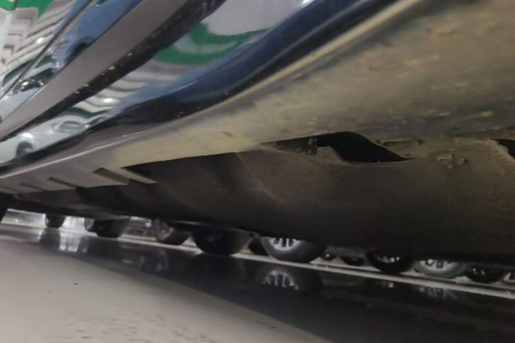 Used Lincoln MKZ 2017 2.0T Luxury Edition Right Side Sill