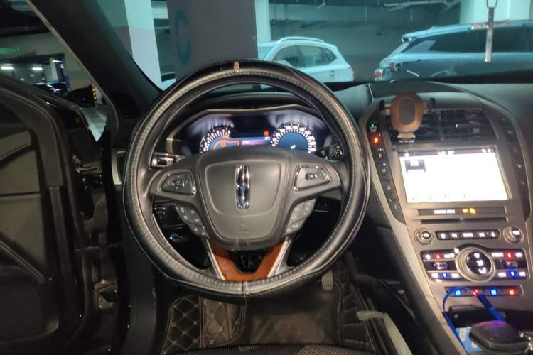 Used Lincoln MKZ 2017 2.0T Luxury Edition Steering Wheel