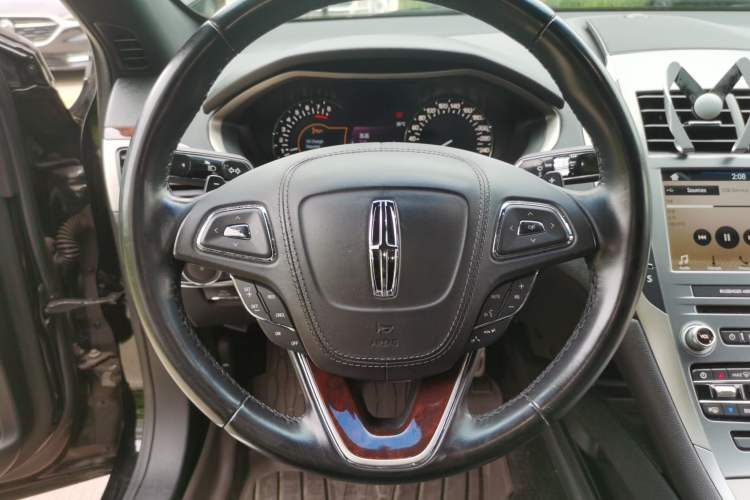 Used Lincoln MKZ 2017 2.0T Luxury Edition Steering Wheel
