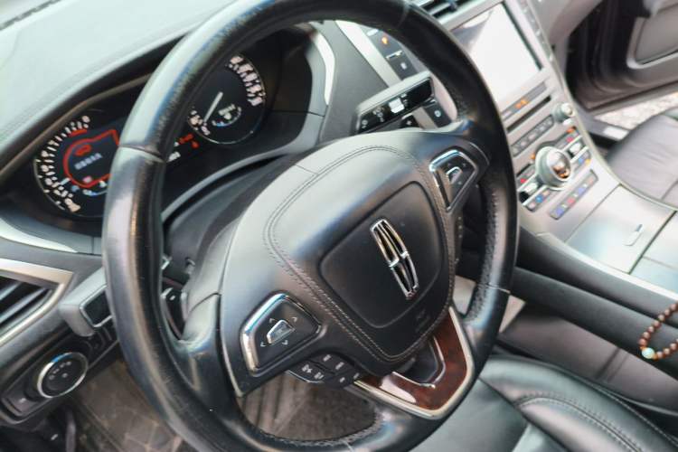 Used Lincoln MKZ 2017 2.0T Luxury Edition Steering Wheel