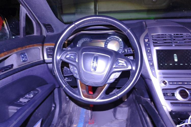 Used Lincoln MKZ 2017 2.0T Luxury Edition Steering Wheel