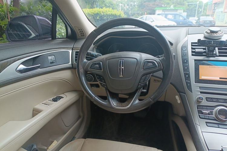 Used Lincoln MKZ 2017 2.0T Luxury Edition Steering Wheel