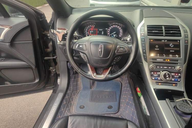 Used Lincoln MKZ 2017 2.0T Luxury Edition Steering Wheel