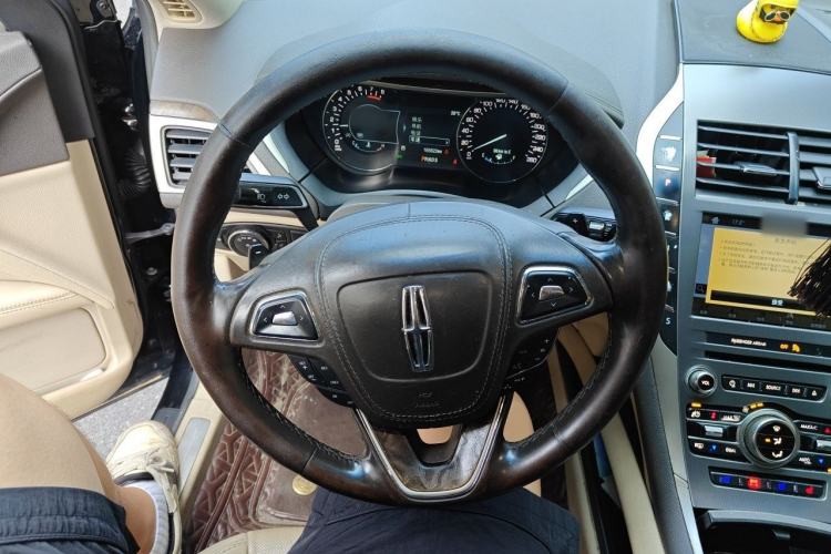 Used Lincoln MKZ 2017 2.0T Luxury Edition Steering Wheel