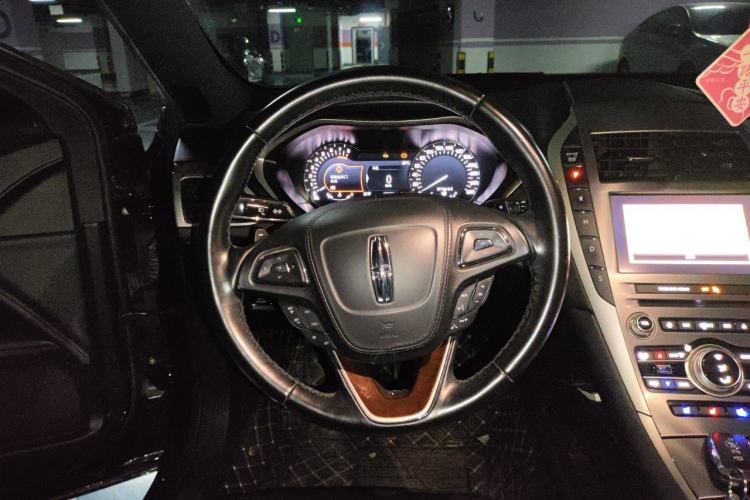 Used Lincoln MKZ 2017 2.0T Luxury Edition Steering Wheel