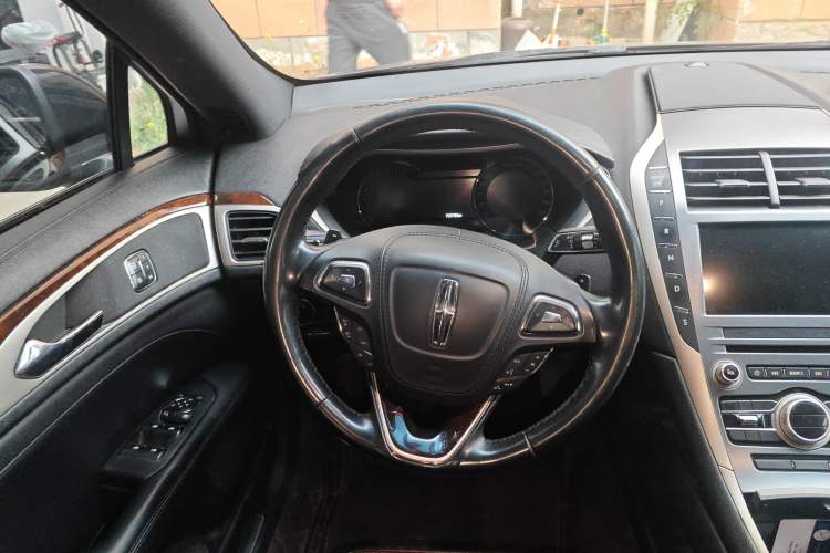 Used Lincoln MKZ 2017 2.0T Luxury Edition Steering Wheel