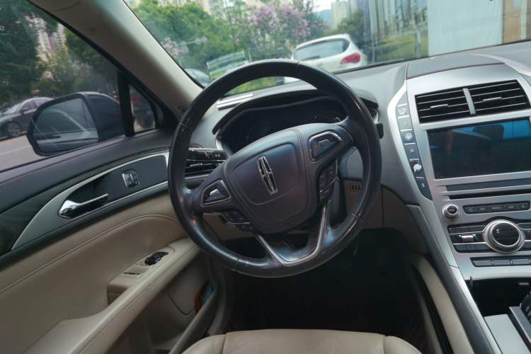 Used Lincoln MKZ 2017 2.0T Luxury Edition Steering Wheel