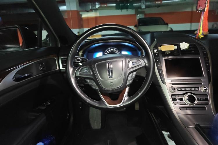 Used Lincoln MKZ 2017 2.0H Hybrid Luxury Edition Steering Wheel