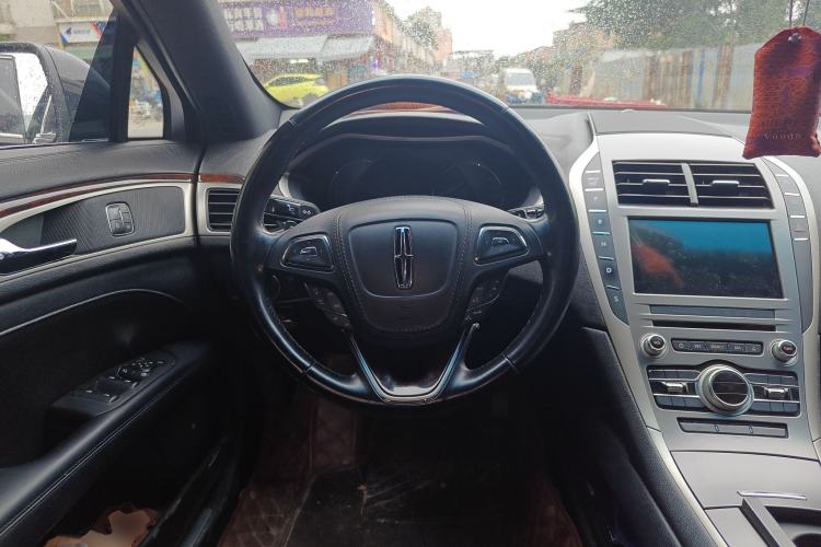 Used Lincoln MKZ 2017 2.0T Luxury Edition Steering Wheel