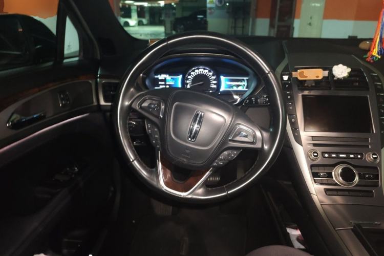 Used Lincoln MKZ 2017 2.0H Hybrid Luxury Edition Steering Wheel
