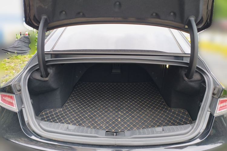 Used Lincoln MKZ 2017 2.0T Luxury Edition Trunk