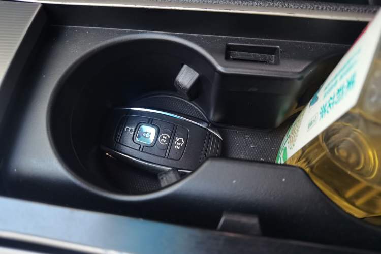 Used Lincoln MKZ 2017 2.0T Luxury Edition Vehicle Key
