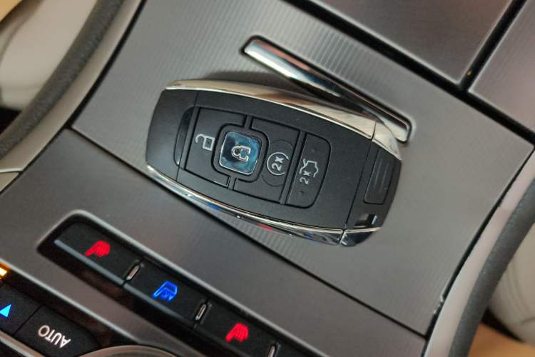 Used Lincoln MKZ 2017 2.0T Luxury Edition Vehicle Key