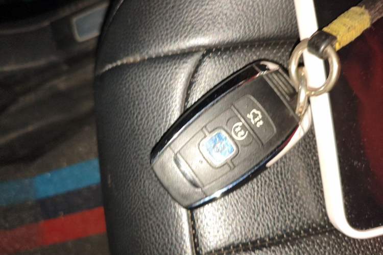 Used Lincoln MKZ 2017 2.0T Luxury Edition Vehicle Key