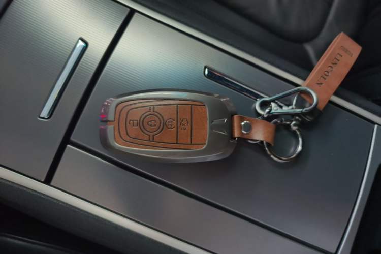 Used Lincoln MKZ 2017 2.0T Luxury Edition Vehicle Key