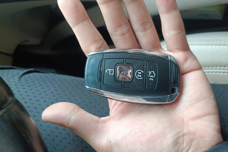 Used Lincoln MKZ 2017 2.0T Luxury Edition Vehicle Key